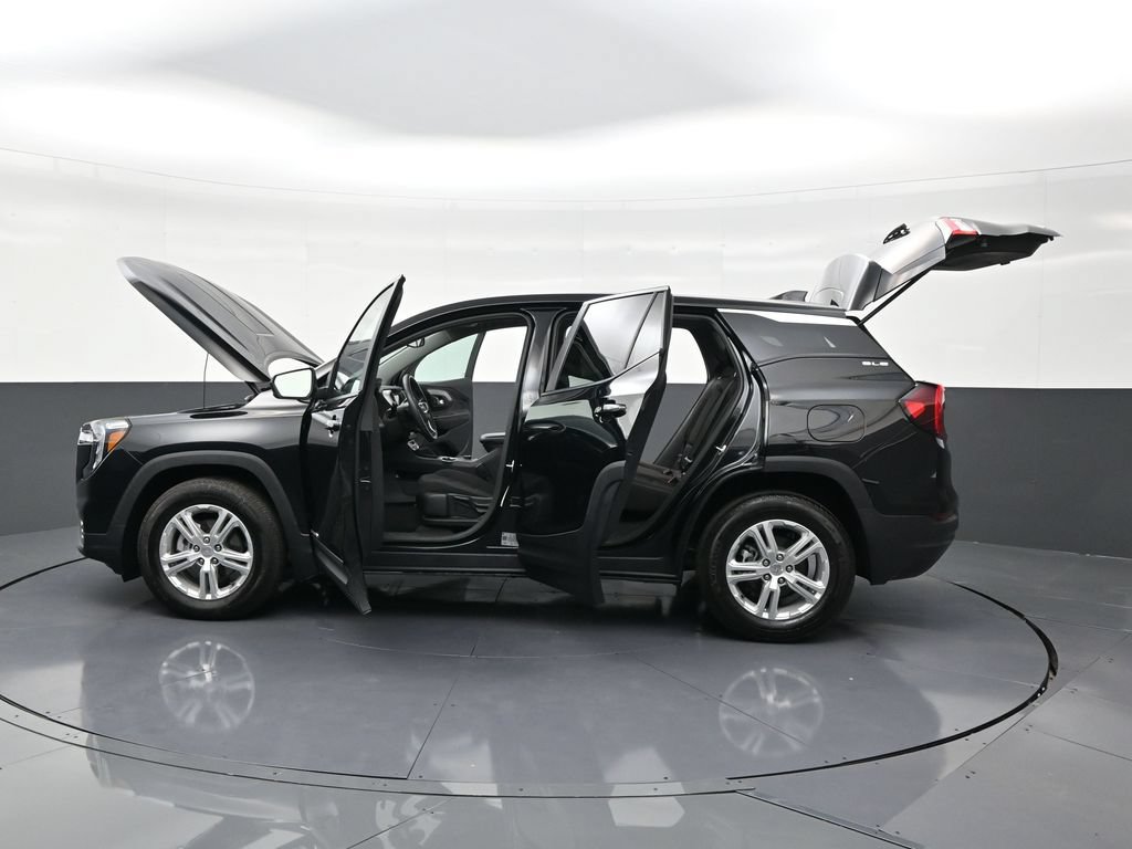 Used 2024 GMC Terrain SLE w/ Driver Convenience Package FWD image 27