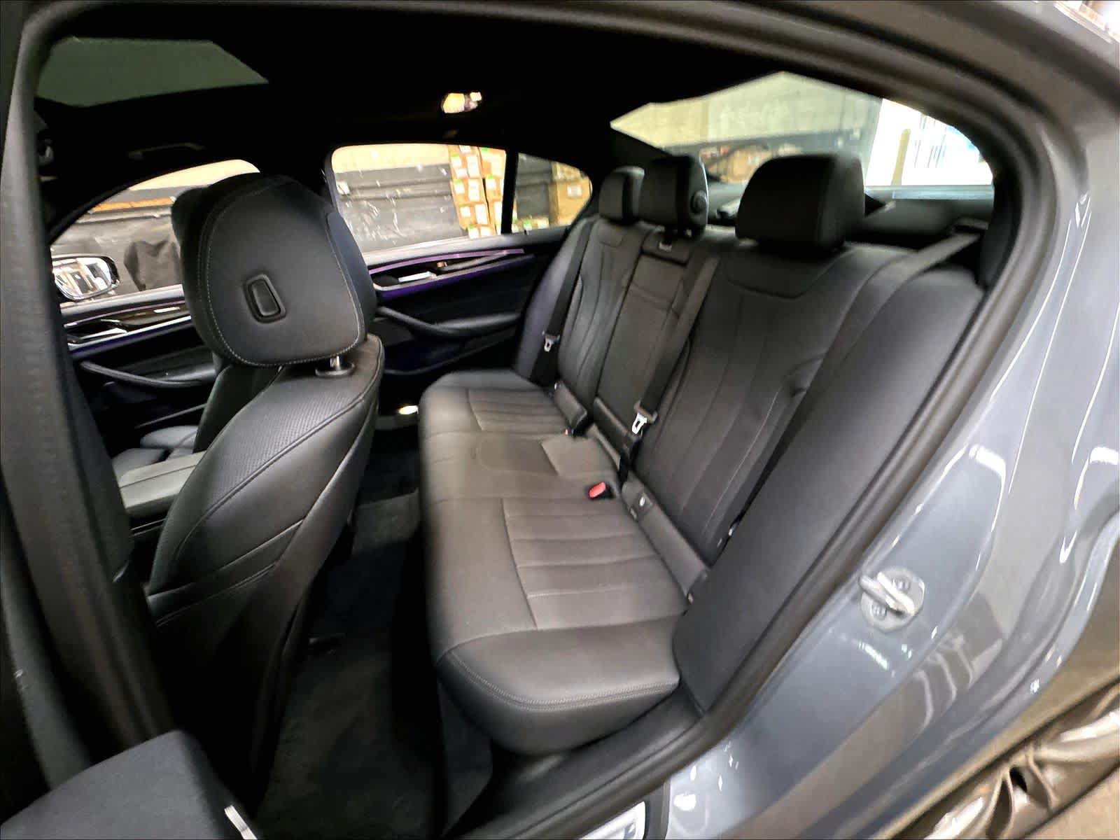 Used 2023 BMW 530i w/ Premium Package RWD image 28