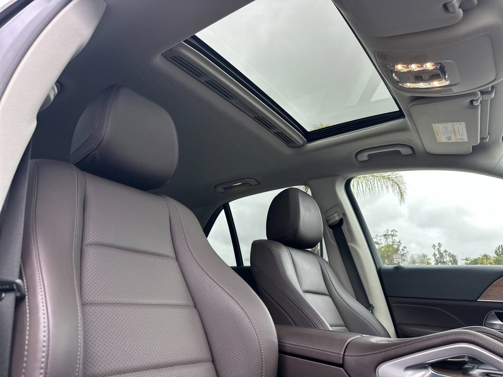 Certified 2022 Mercedes-Benz GLE 350 w/ Premium Package image 18