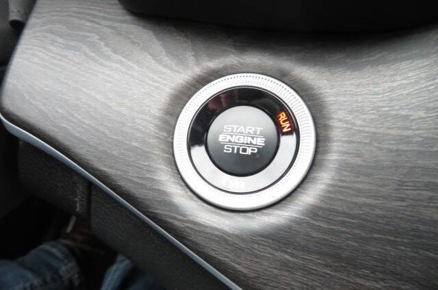 New 2025 Jeep Grand Cherokee L Limited w/ Trailer Tow Package image 29