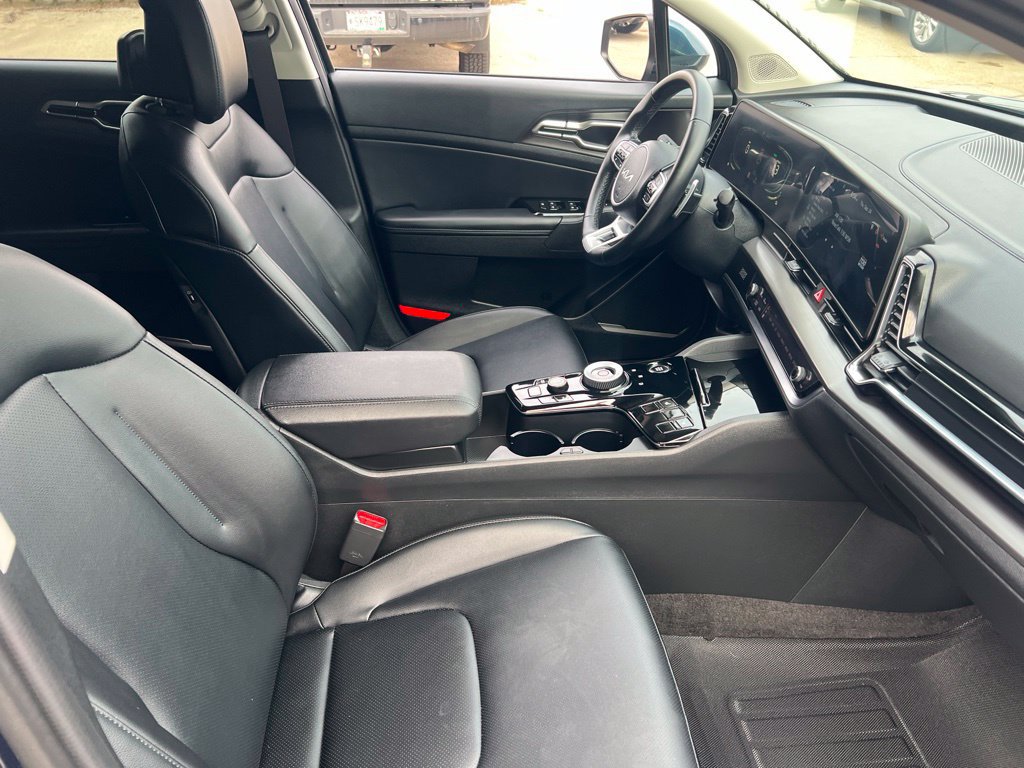 Certified 2025 Kia Sportage EX AWD/4WD image 19