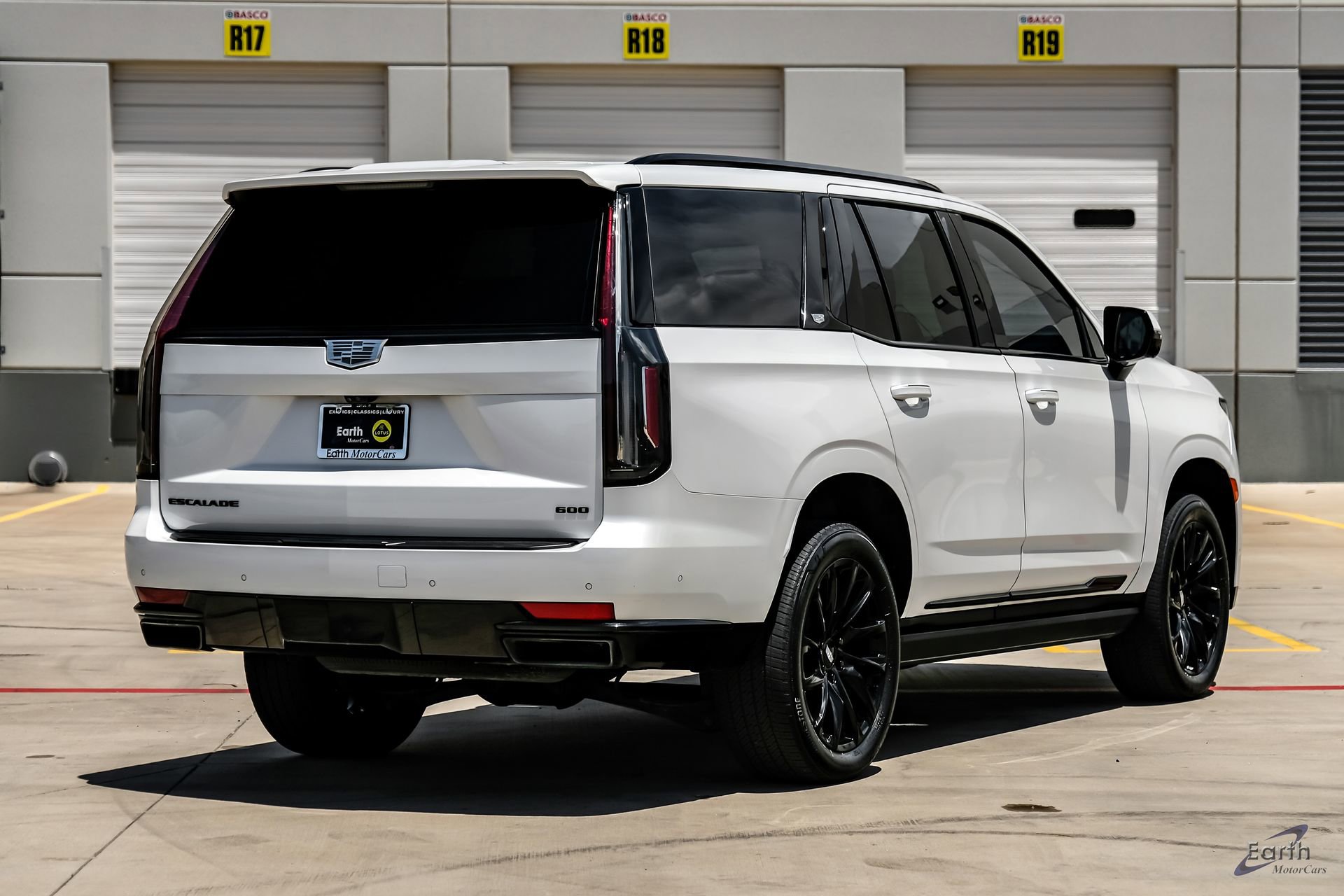 Used 2024 Cadillac Escalade Sport w/ LPO, ONYX Package RWD image 16