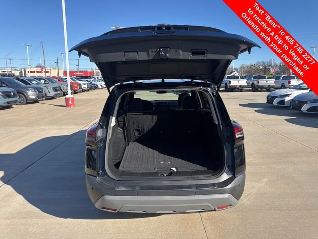 Used 2022 Nissan Rogue SV image 11