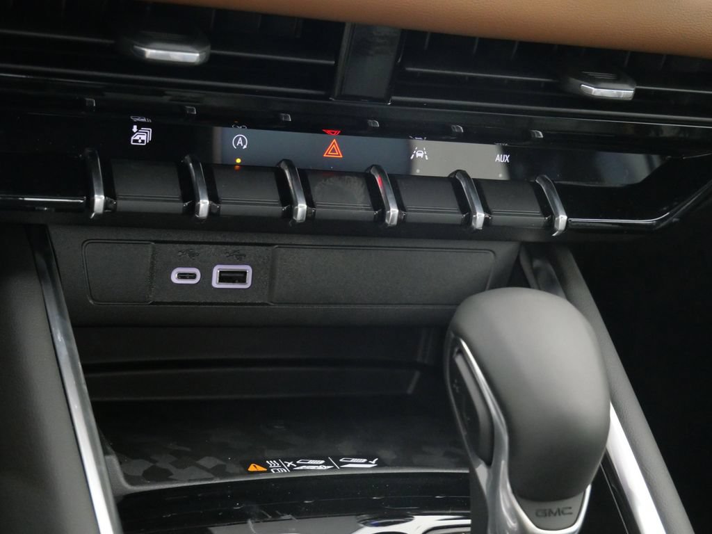 New 2026 GMC Canyon AT4 w/ Technology Plus Package AWD/4WD image 18