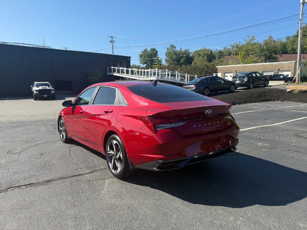 Used 2023 Hyundai Elantra Limited FWD image 3