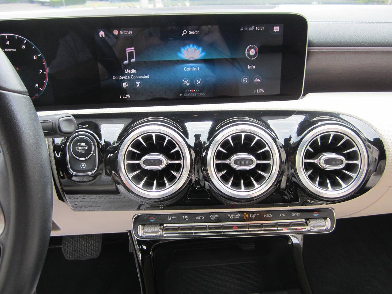 Used 2020 Mercedes-Benz CLA 250 image 30