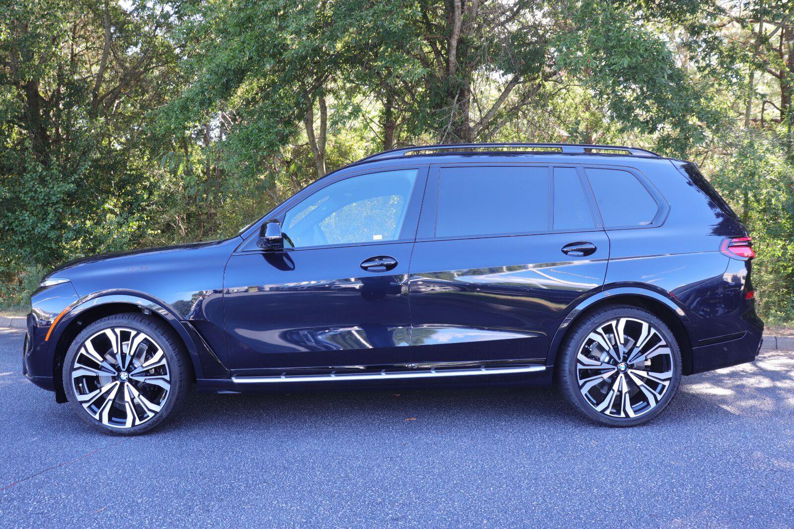 New 2027 BMW X7 xDrive40i w/ Executive Package AWD/4WD image 3