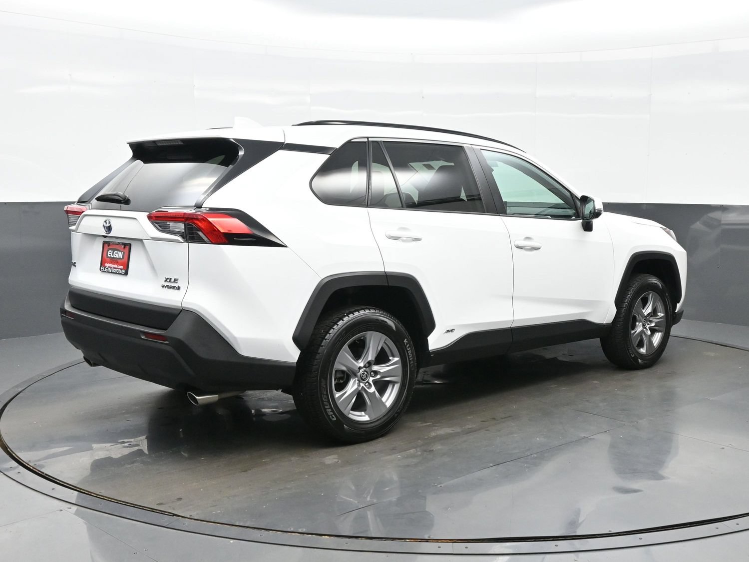 Used 2022 Toyota RAV4 XLE AWD/4WD image 6