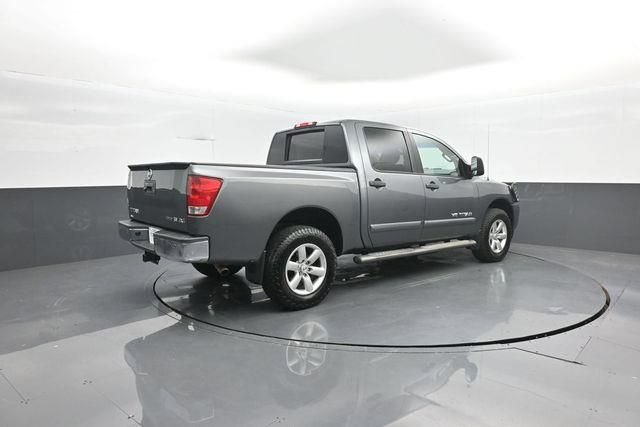 Used 2014 Nissan Titan SV w/ SV Value Truck Package AWD/4WD image 8