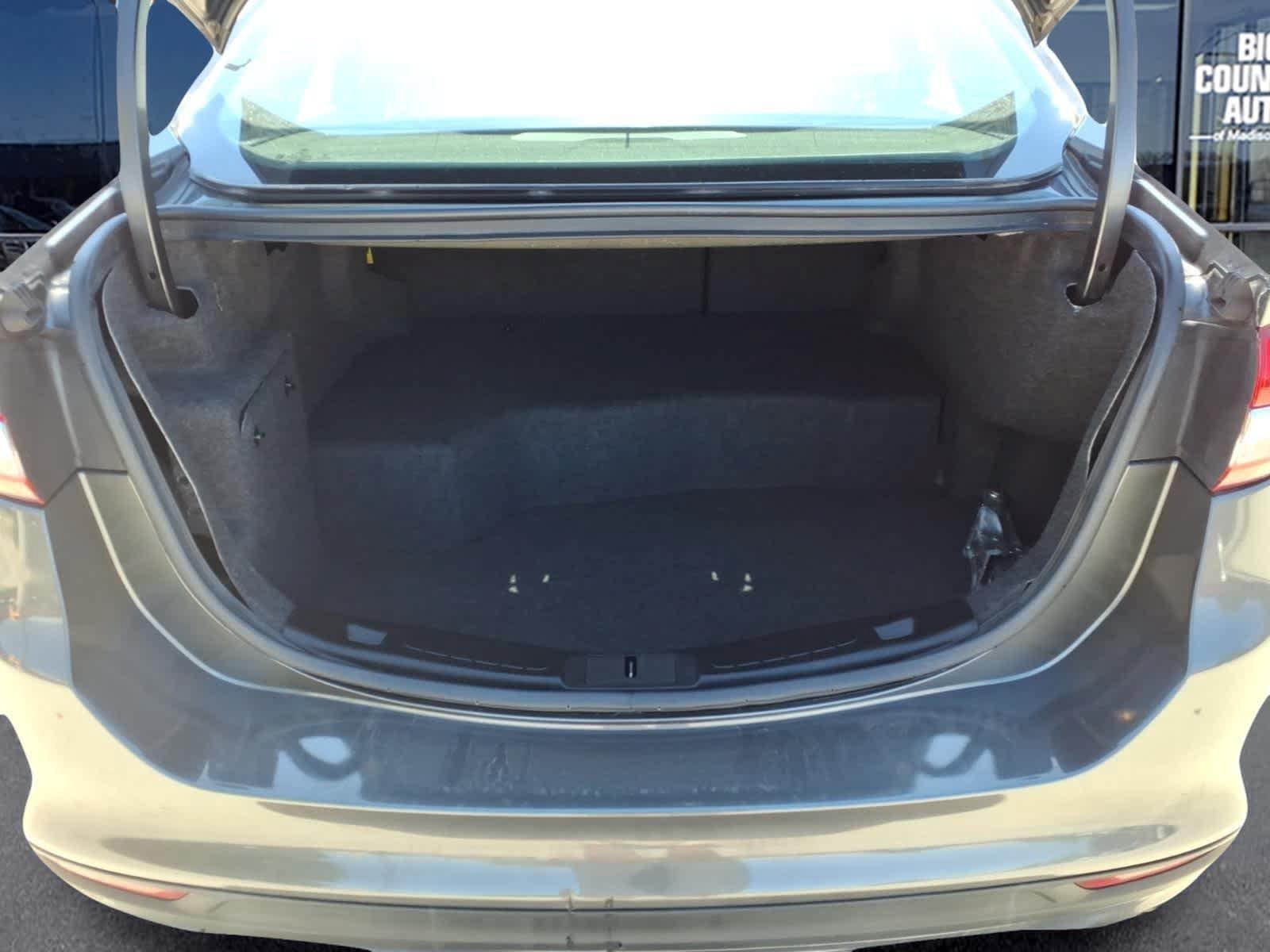 Used 2018 Ford Fusion S FWD image 10