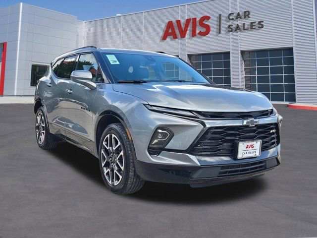 Used 2025 Chevrolet Blazer RS image 3