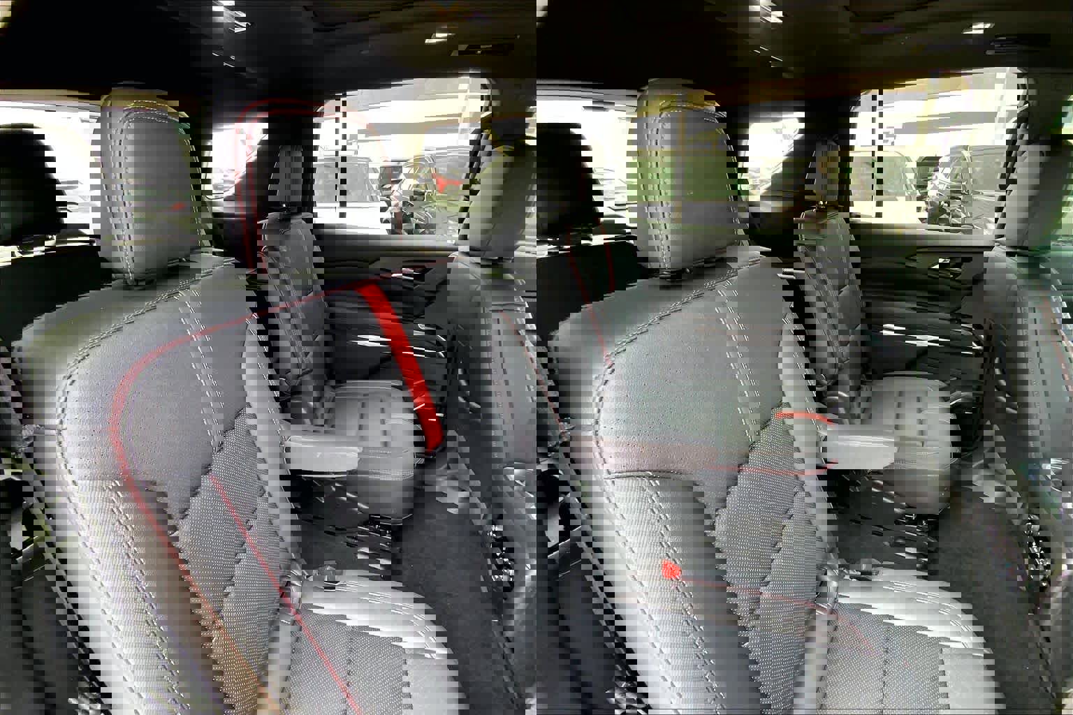 Used 2024 Chevrolet Traverse RS image 19