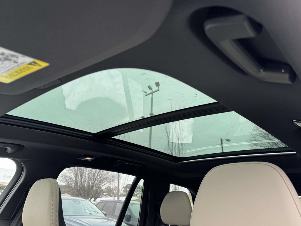 New 2026 Volvo XC90 T8 Plus w/ Protection Package Premier AWD/4WD image 19