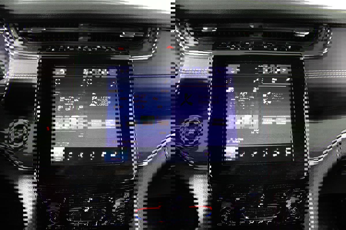 Used 2022 Jeep Grand Cherokee Altitude image 11