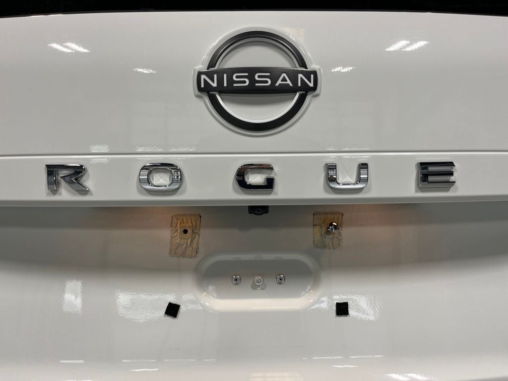 Used 2023 Nissan Rogue S AWD/4WD image 35