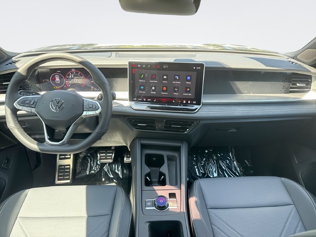 New 2026 Volkswagen Tiguan SE R-Line AWD/4WD image 23