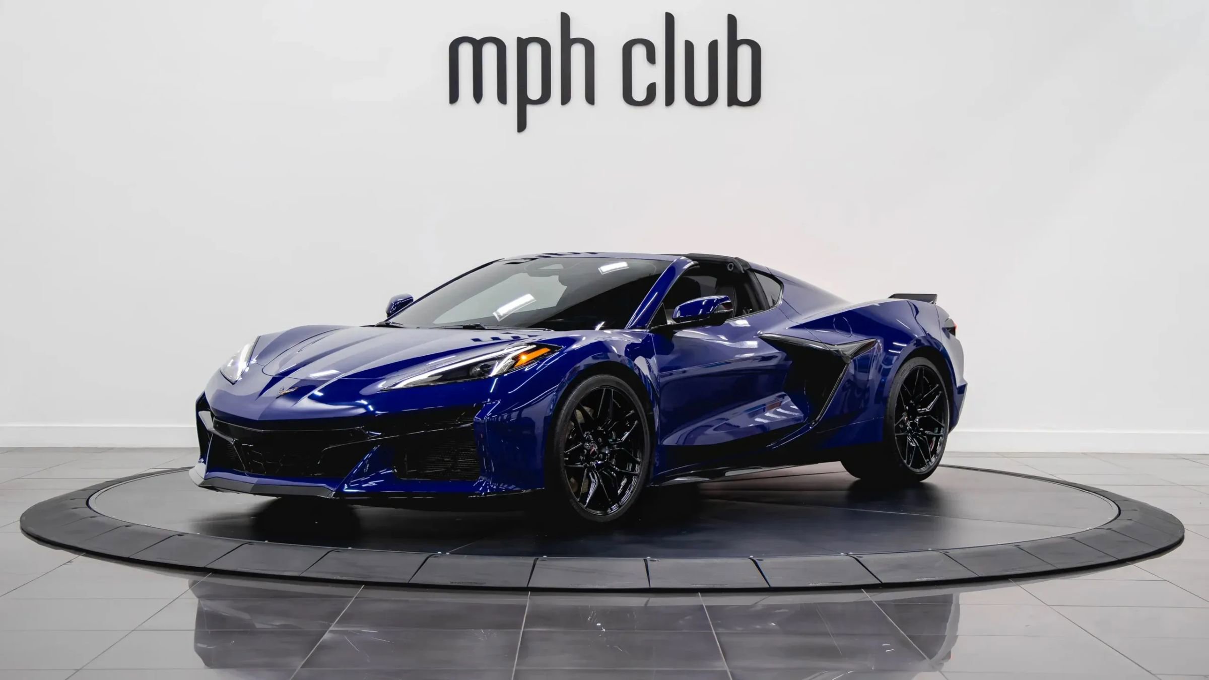 Used 2026 Chevrolet Corvette Z06 RWD image 2