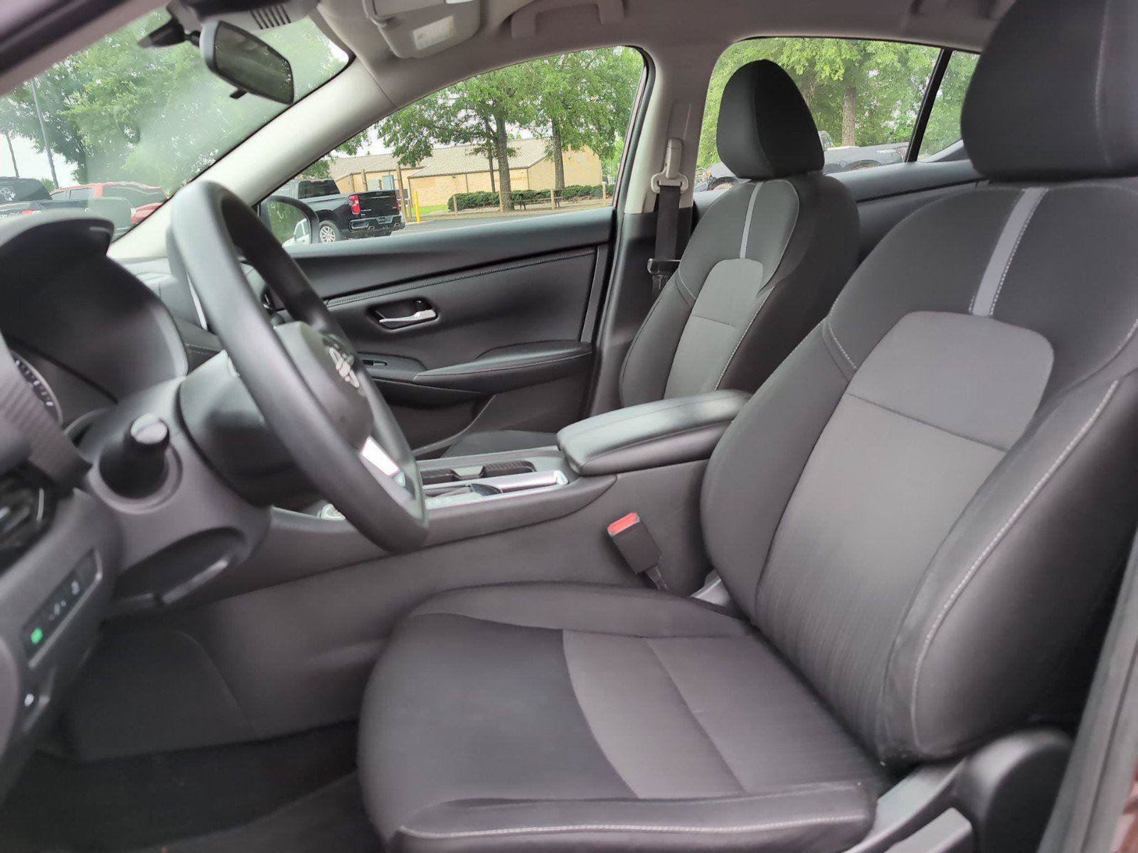 Used 2024 Nissan Sentra SV FWD image 15