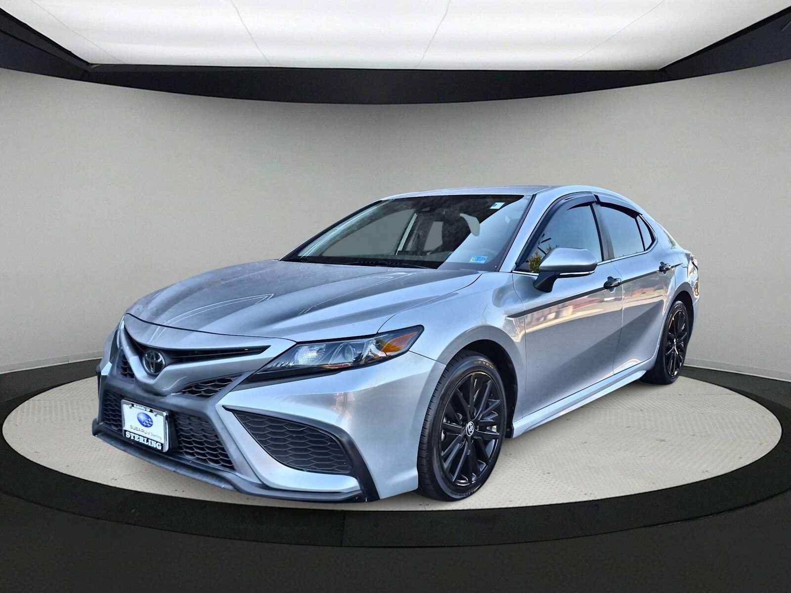 Used 2023 Toyota Camry SE FWD image 4