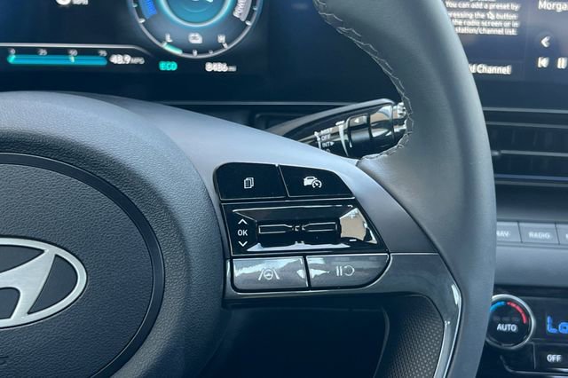 Used 2025 Hyundai Elantra SEL FWD image 30