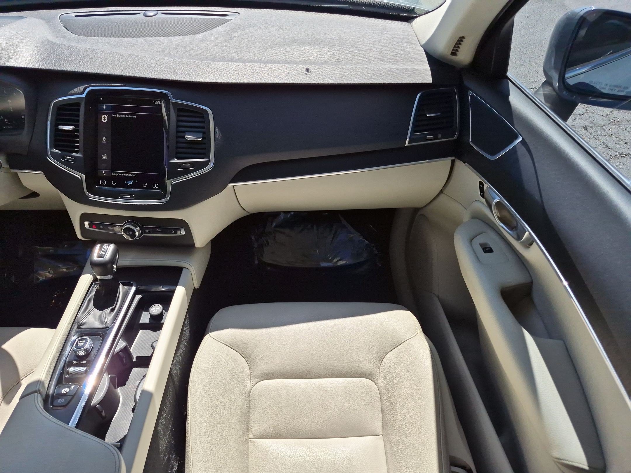 Used 2020 Volvo XC90 T6 Momentum AWD/4WD image 32