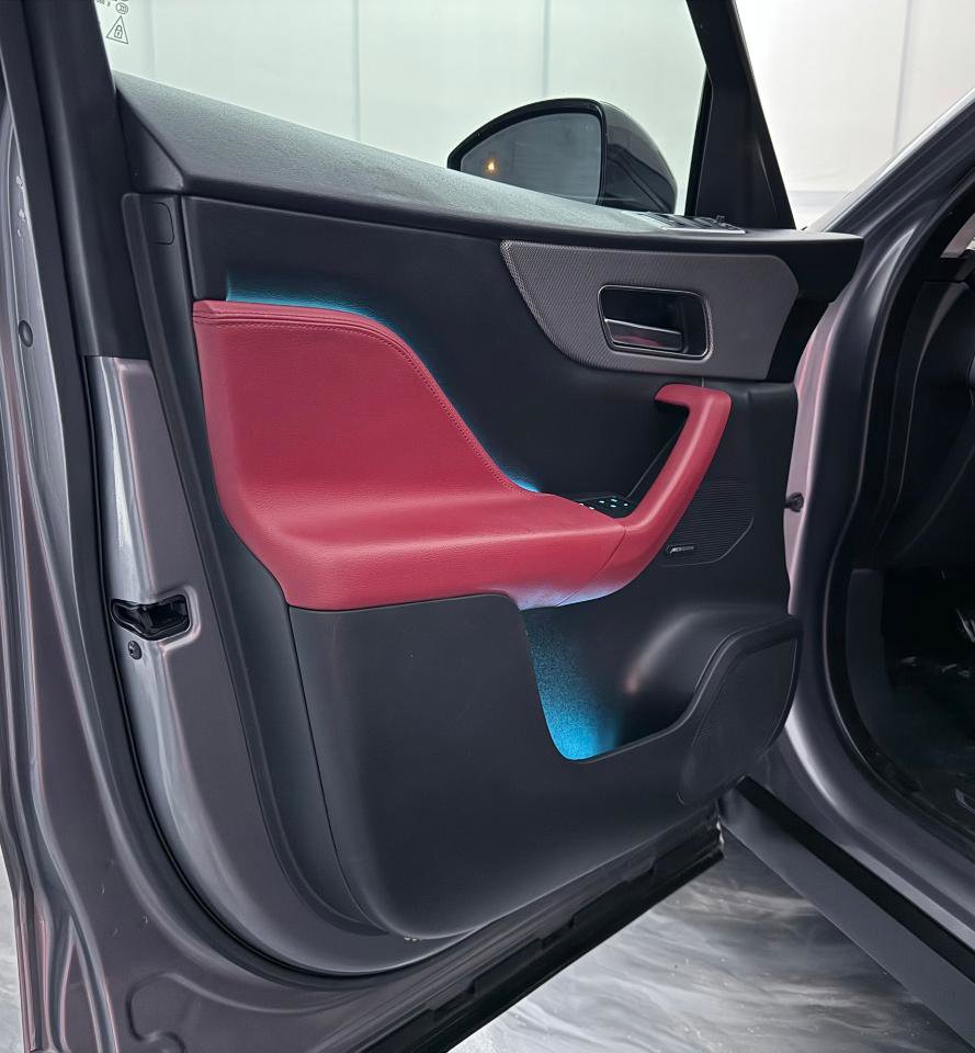 Used 2020 Jaguar F-PACE Checkered Flag image 17