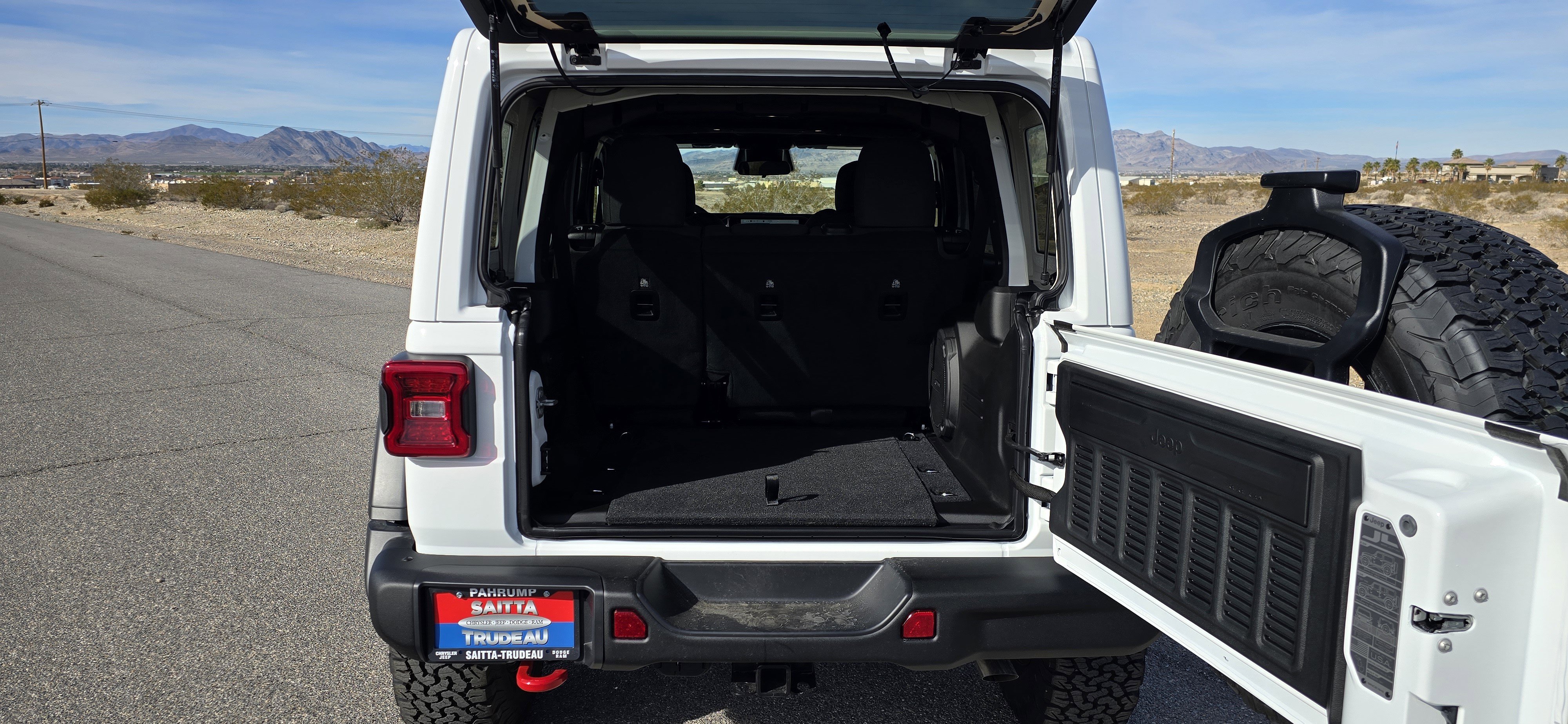 New 2026 Jeep Wrangler Unlimited Rubicon w/ Steel Bumper Group image 5
