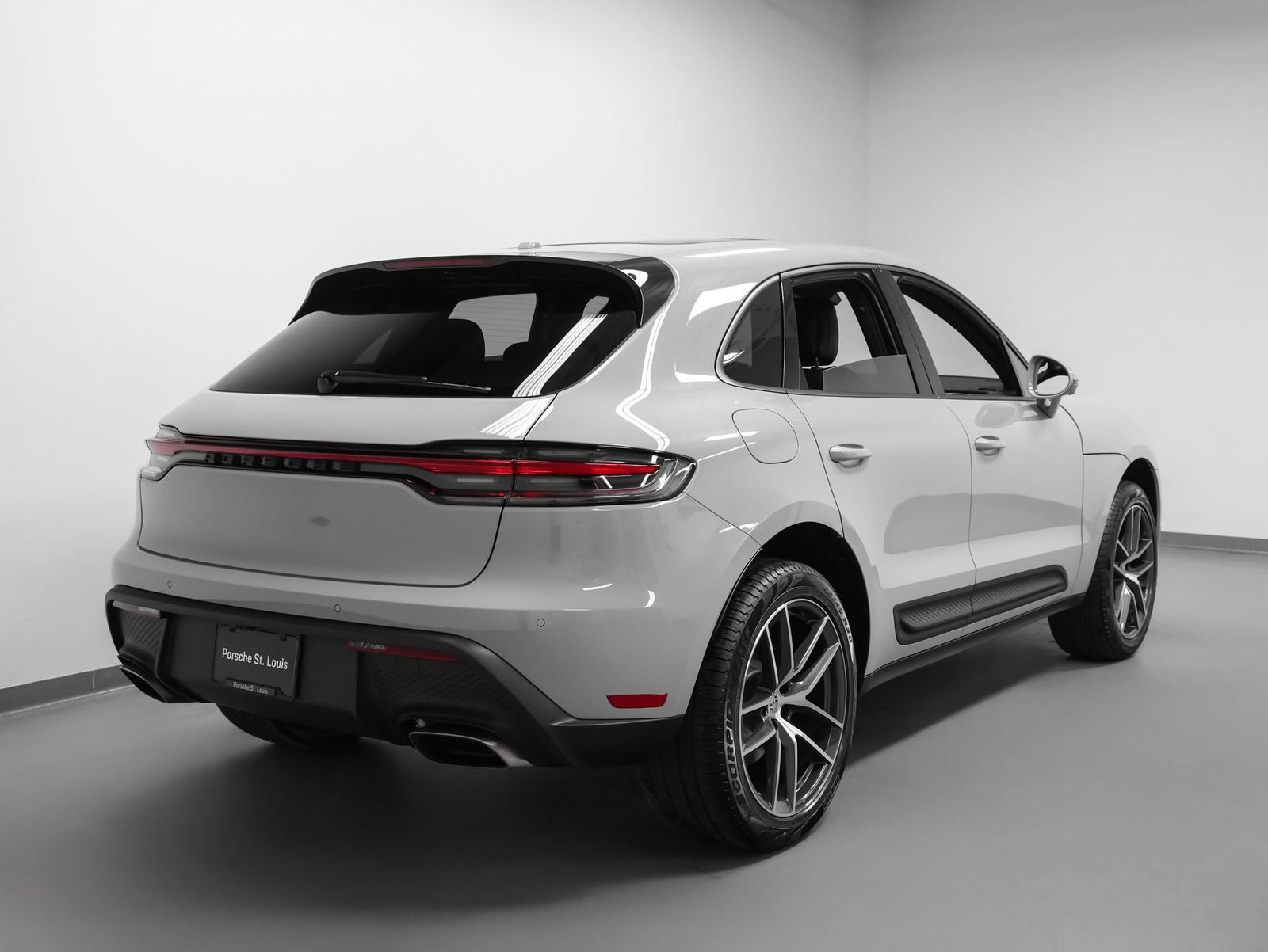 New 2026 Porsche Macan AWD/4WD image 12