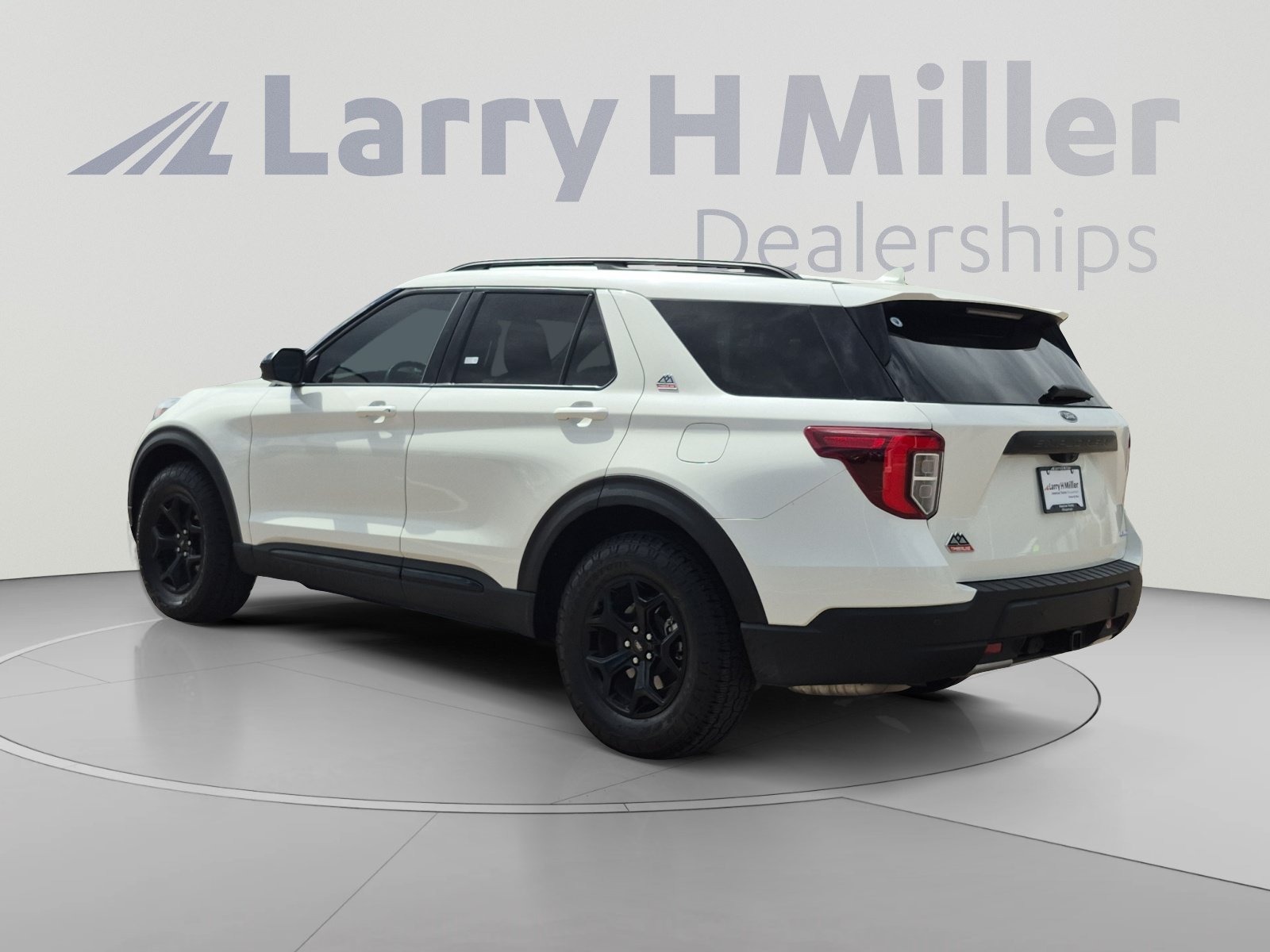 Used 2023 Ford Explorer Timberline w/ Timberline Technology Package AWD/4WD image 3