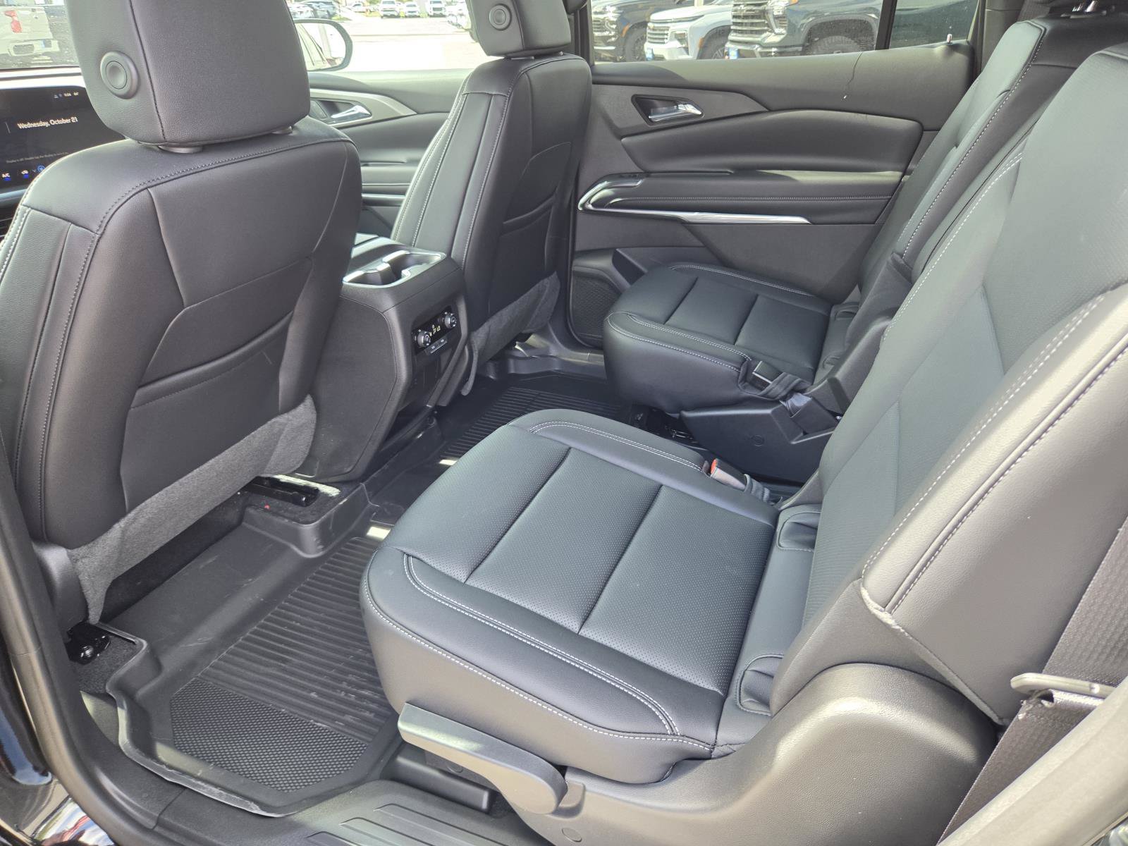 New 2027 Chevrolet Traverse LT w/ Midnight/Sport Edition FWD image 13