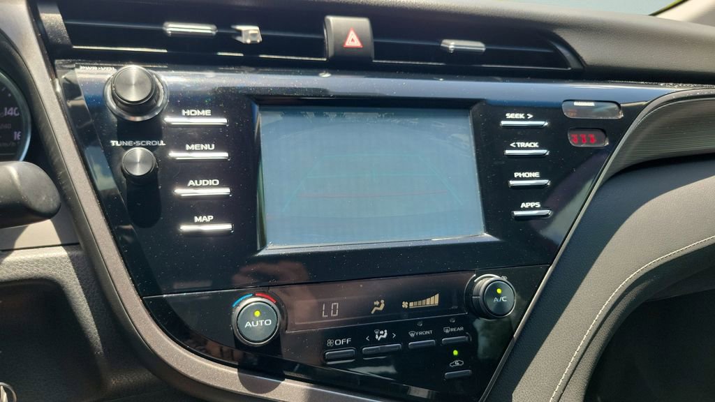 Used 2019 Toyota Camry SE FWD image 17