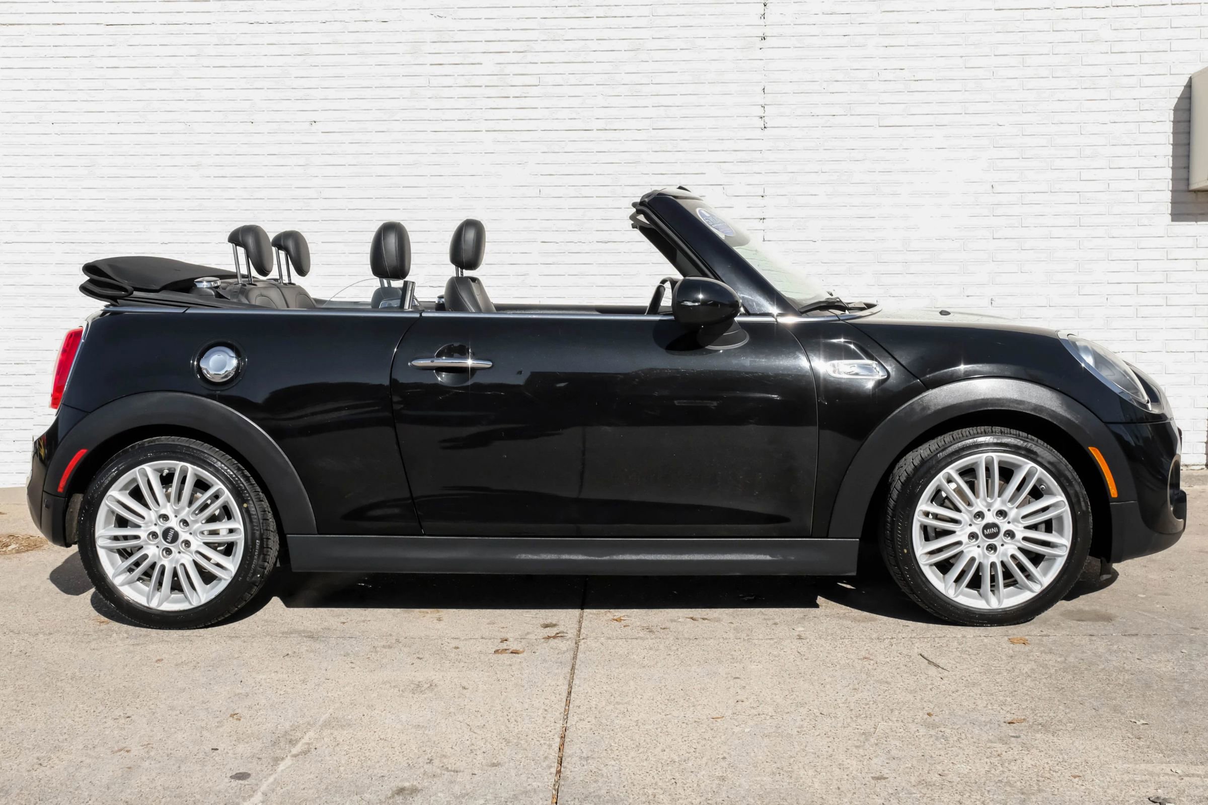 Used 2019 MINI Cooper S FWD image 6