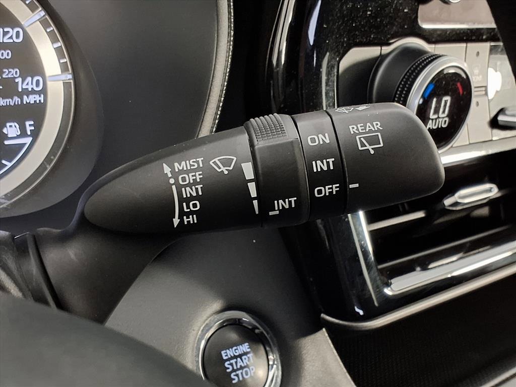 Used 2023 Toyota Highlander L image 18