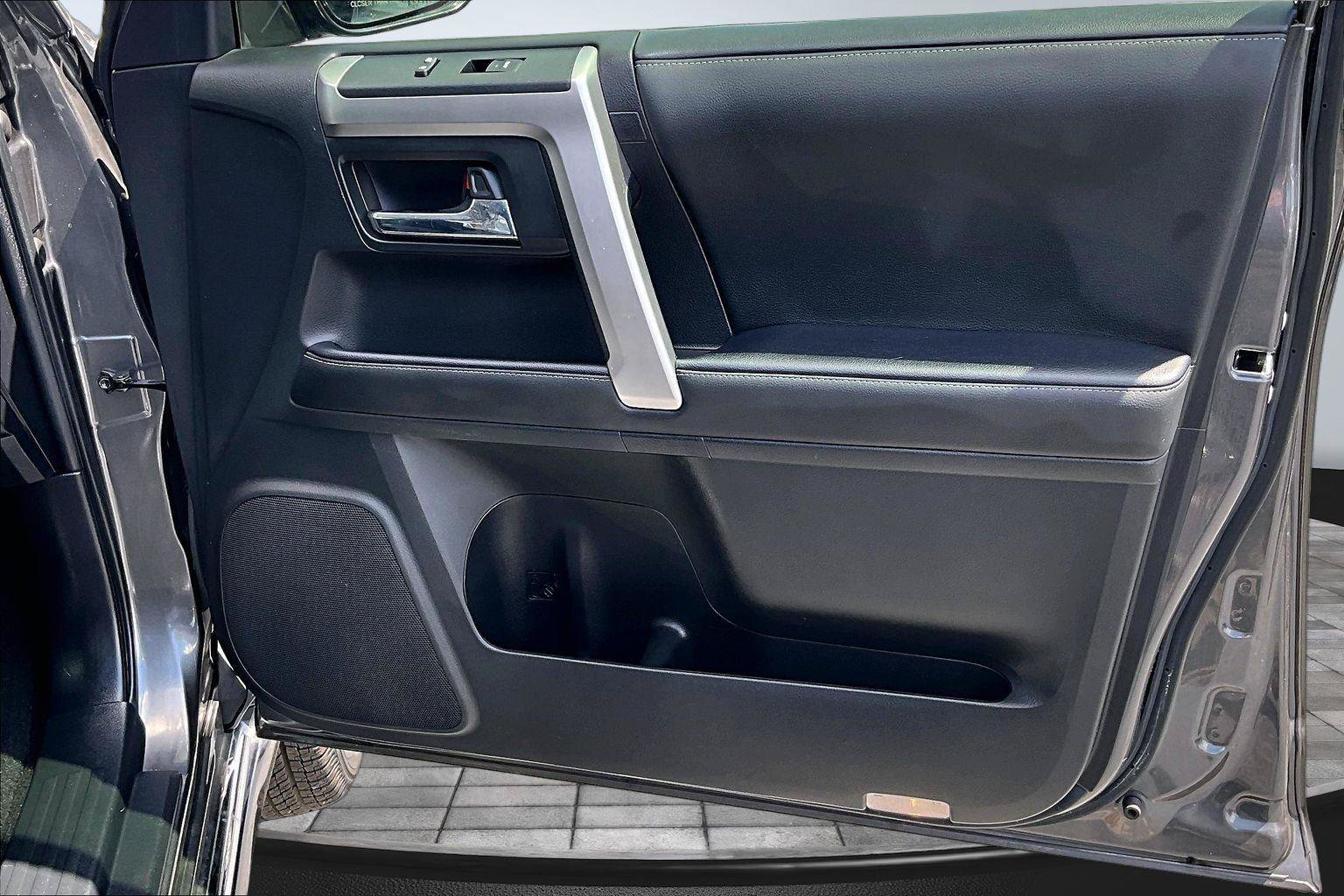 Used 2020 Toyota 4Runner Limited RWD image 29
