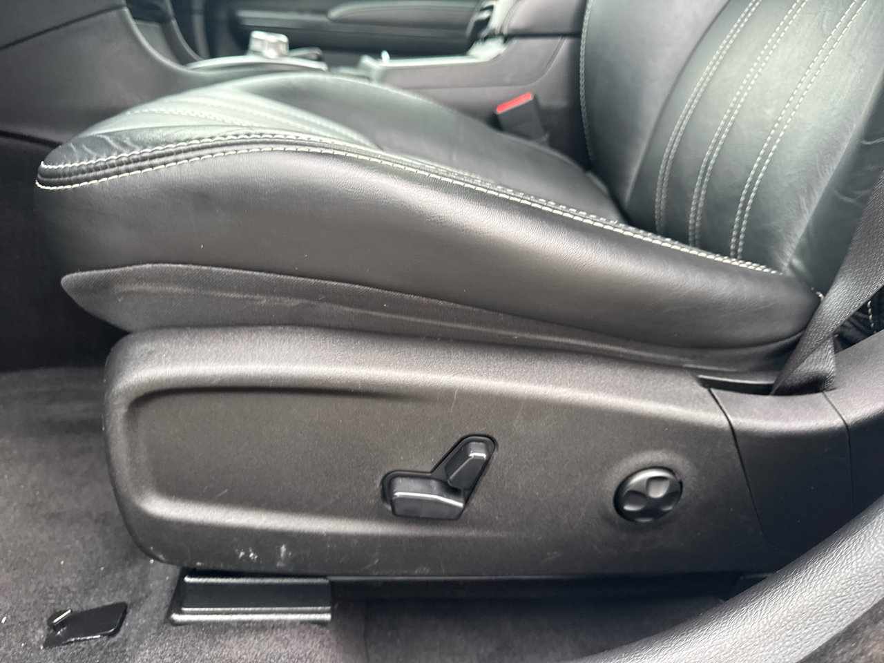 Used 2016 Chrysler 300 S w/ 300S Premium Group image 24