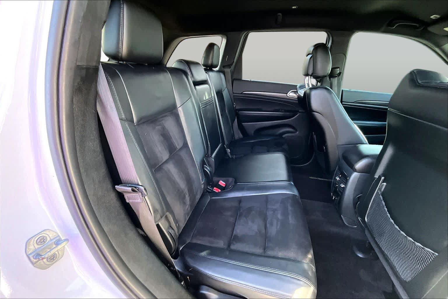 Used 2018 Jeep Grand Cherokee Altitude RWD image 20