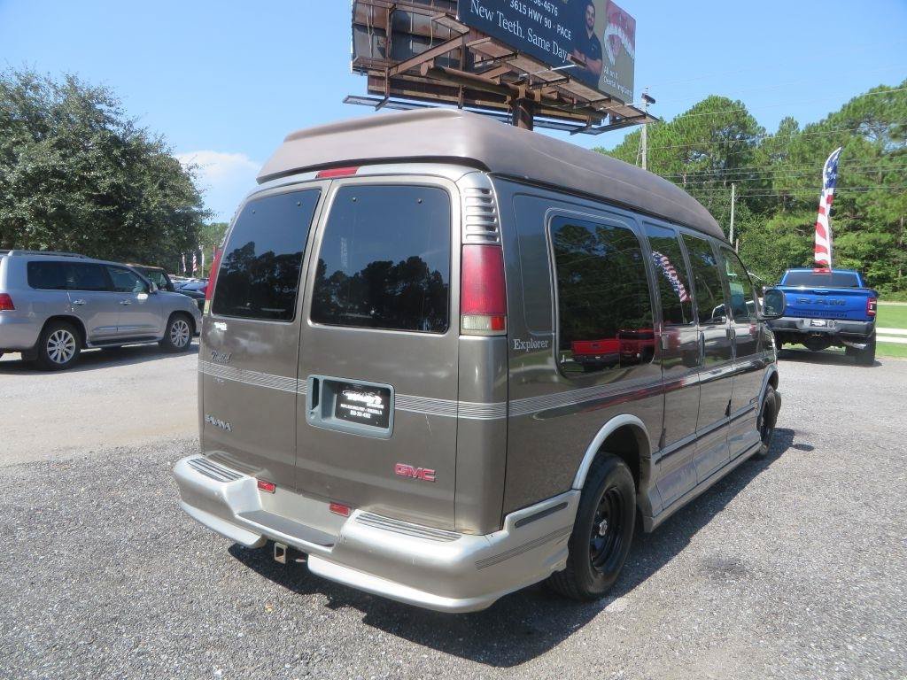 Used 2002 GMC Savana 1500 w/ SLE Marketing Option Pkg 3 RWD image 6