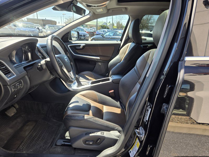 Used 2017 Volvo XC60 T6 Dynamic w/ Preferred Option Package image 6