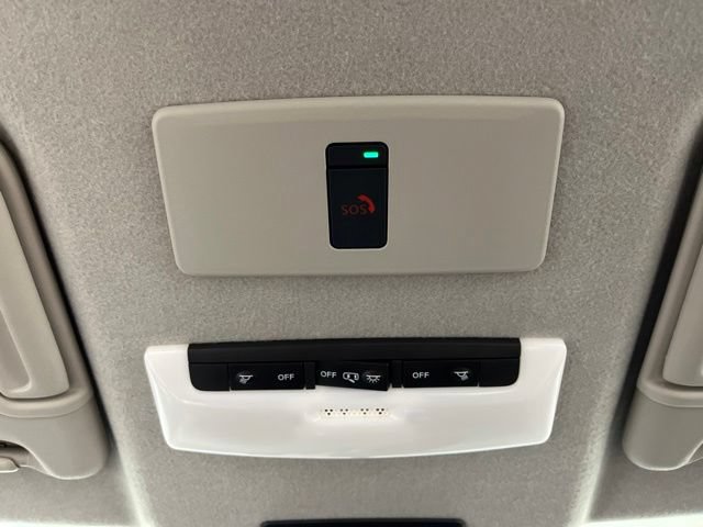 Used 2024 Nissan Kicks SR w/ SR Premium Package FWD image 33
