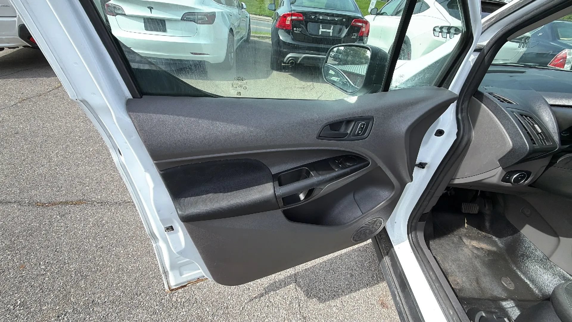 Used 2019 Ford Transit Connect XL FWD image 12