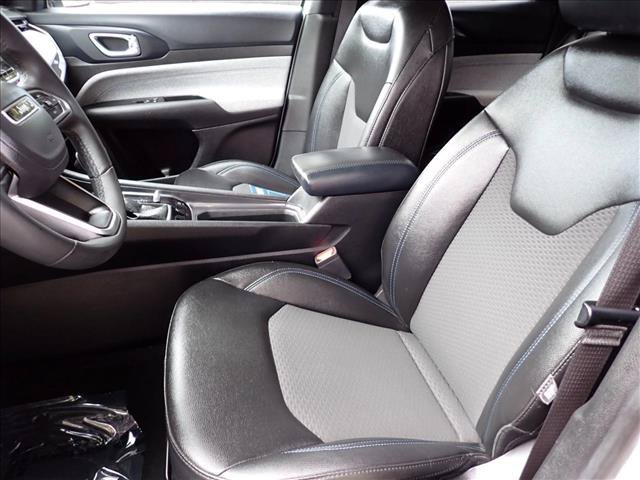 Used 2024 Jeep Compass Latitude AWD/4WD image 12