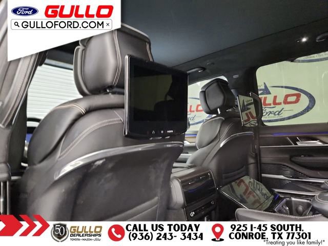 Used 2022 Jeep Grand Wagoneer Series II w/ Rear Seat Video Group 1 image 16