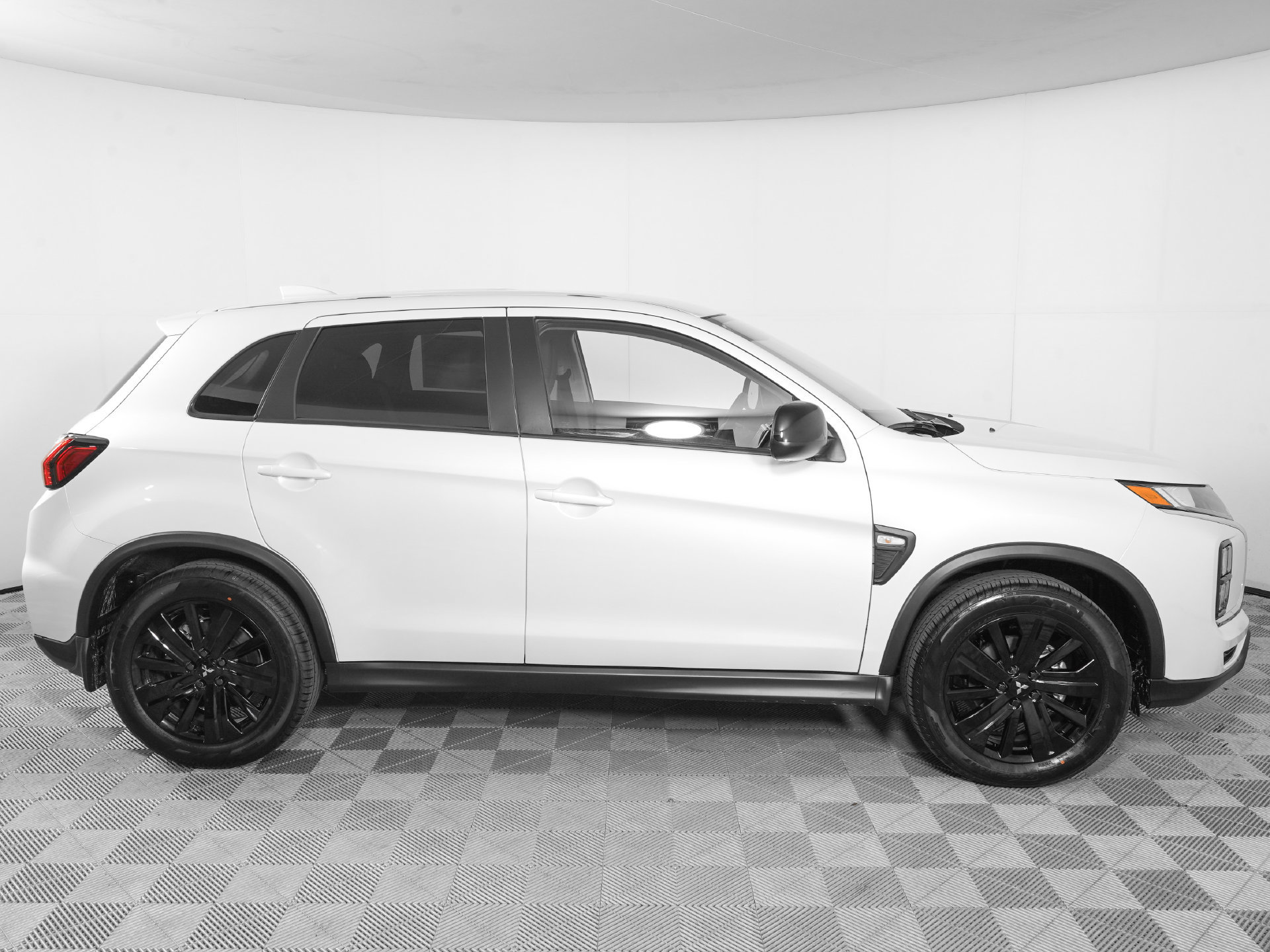 New 2027 Mitsubishi Outlander Sport LE FWD image 5