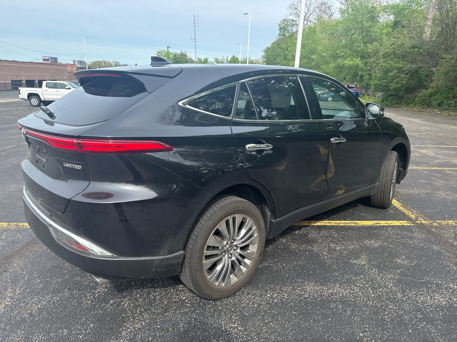 Used 2023 Toyota Venza Limited AWD/4WD image 3