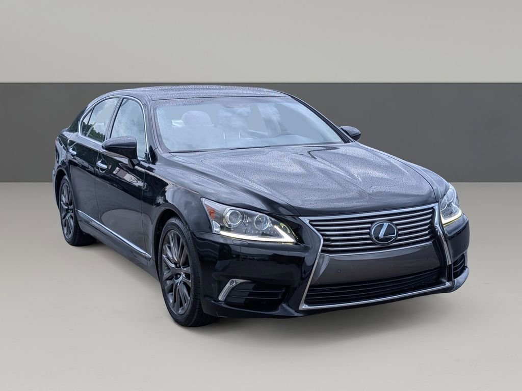 Used 2017 Lexus LS 460 RWD image 2