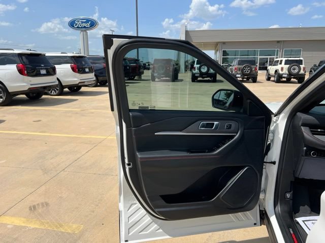 Used 2025 Ford Explorer ST RWD image 12