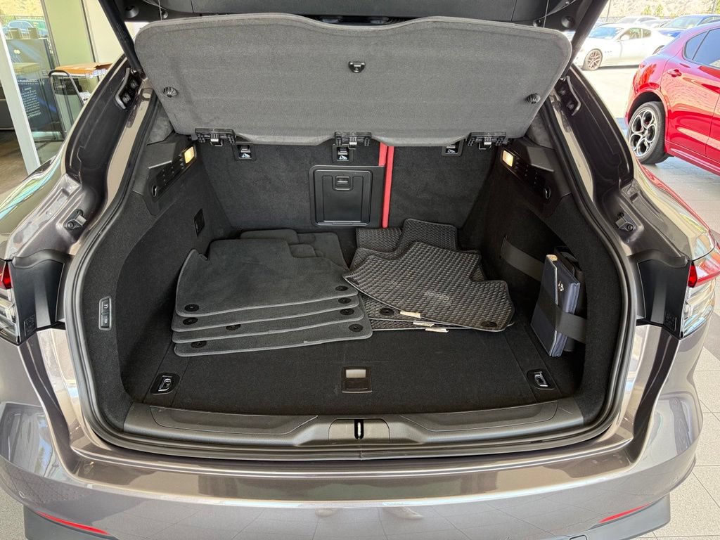 Certified 2023 Maserati Levante Modena AWD/4WD image 21