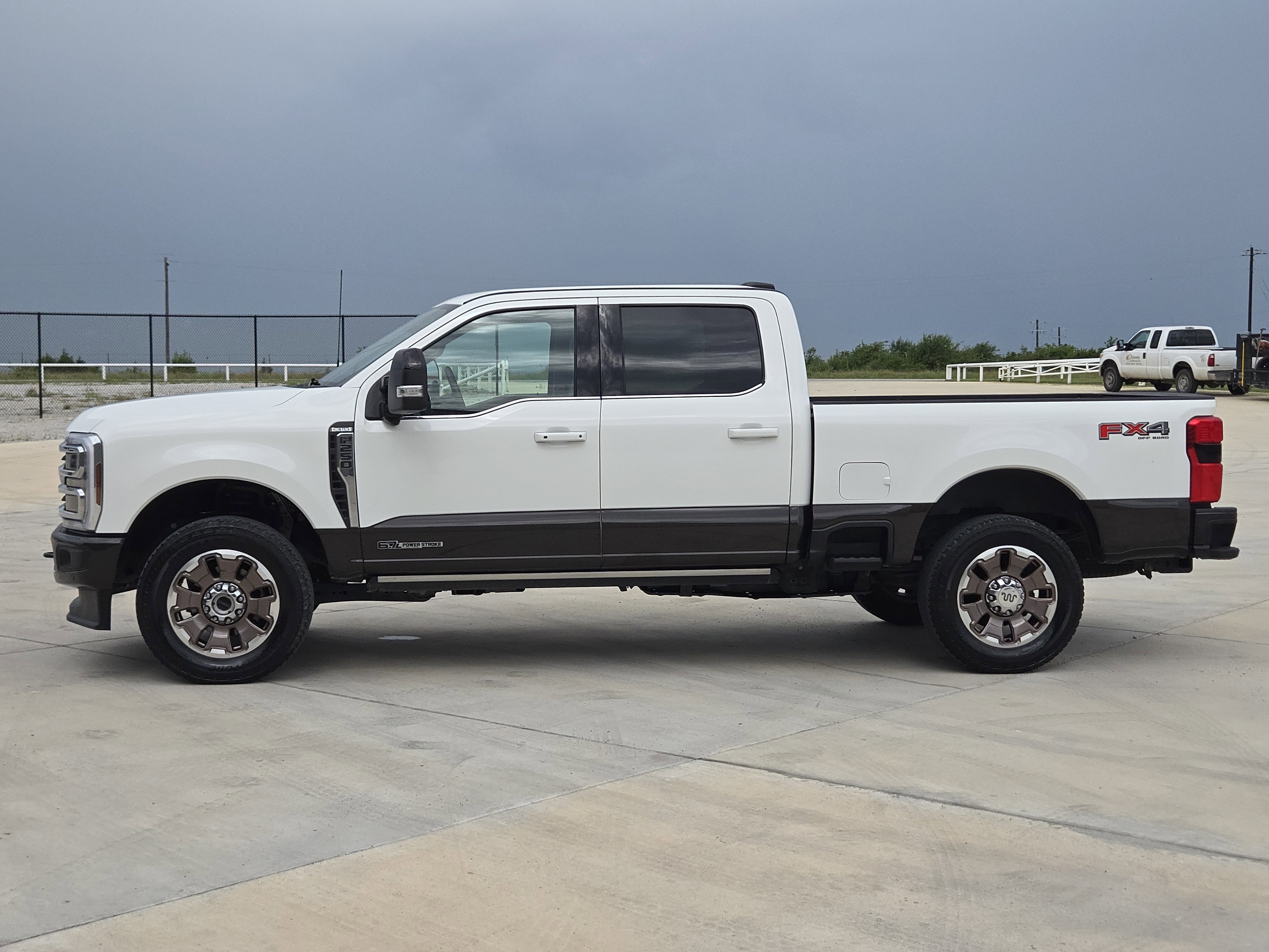 Used 2025 Ford F250 King Ranch w/ FX4 Off-Road Package AWD/4WD image 5