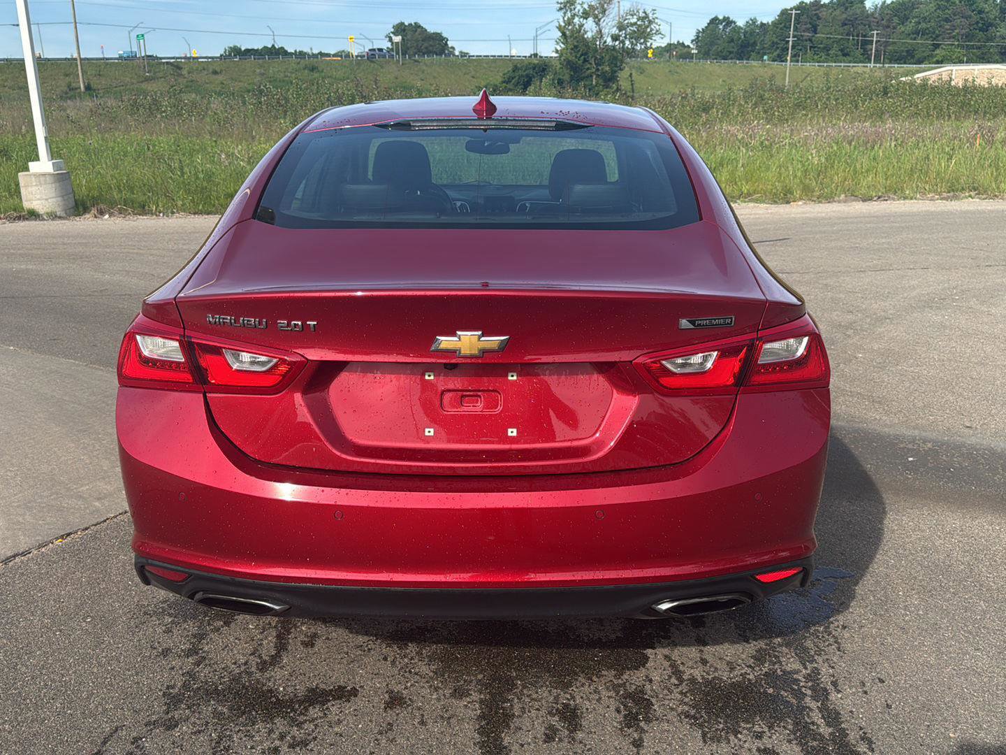 Used 2016 Chevrolet Malibu Premier w/ Driver Confidence Package II FWD image 4