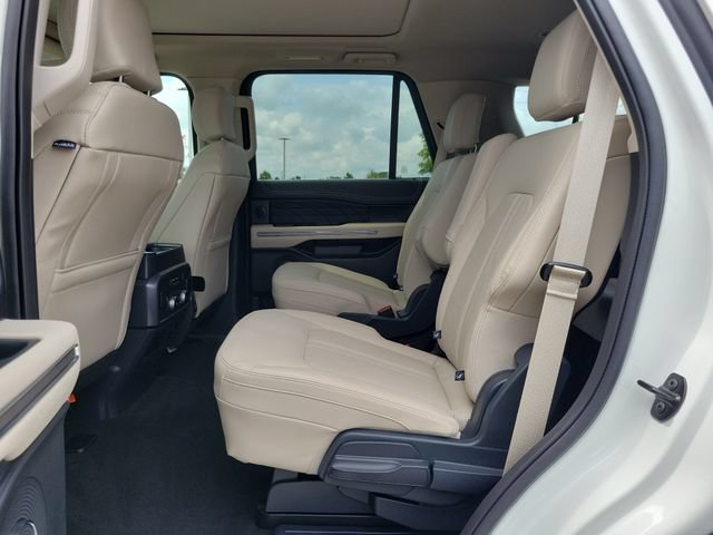 Used 2024 Ford Expedition Platinum AWD/4WD image 11